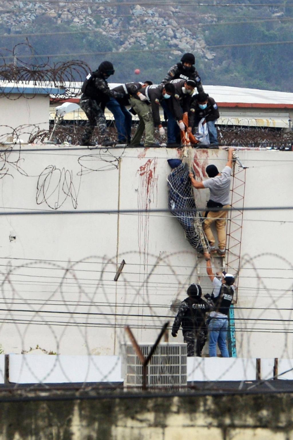 Battle Among Ecuador Prison Gangs Kills At Least 68 Inmates The Denver Post Patabook News