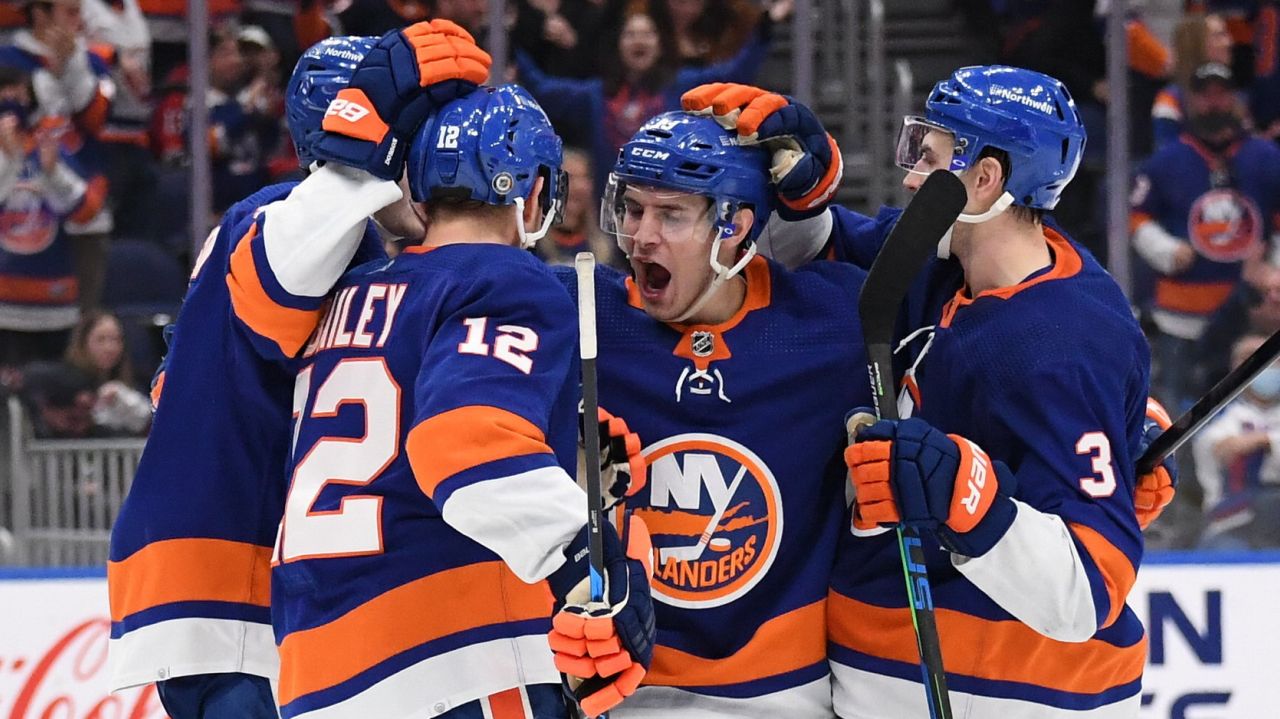 Islanders beat Devils in first game in 12 days - Patabook News