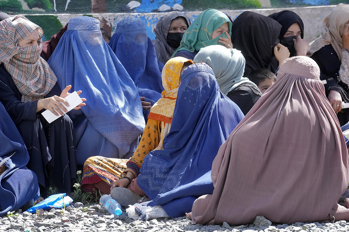 Afghanistan’s Taliban order women to cover up head to toe - Patabook News
