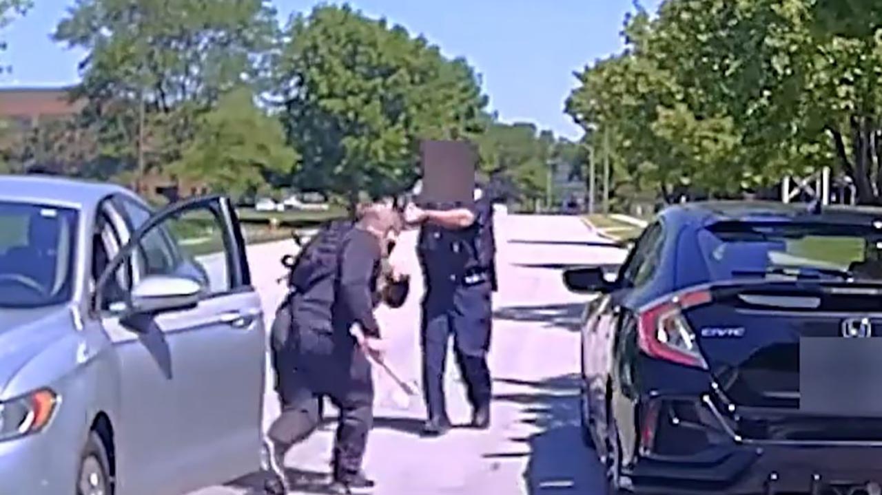 Chicago Area Officer Fatally Shoots Suspect Who Ran At Him With A Hatchet Shocking Video Shows 2374