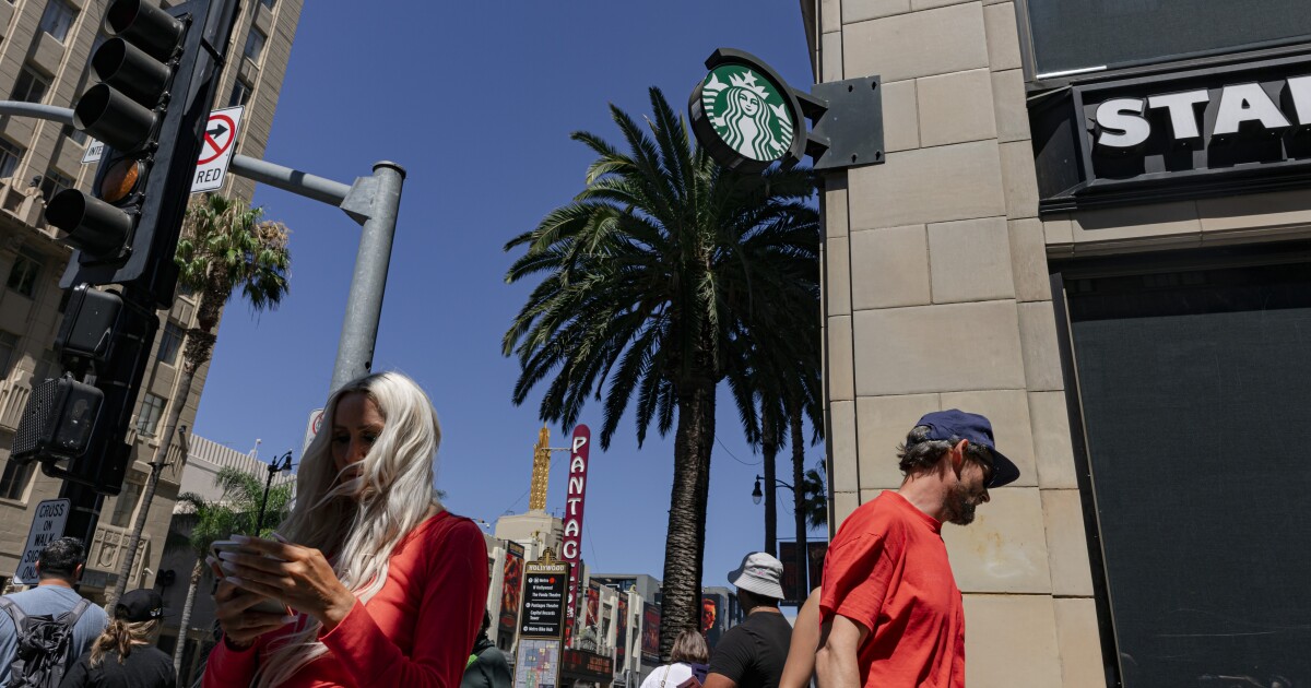 6 Starbucks Stores Across La Area Permanently Close Patabook News 2016