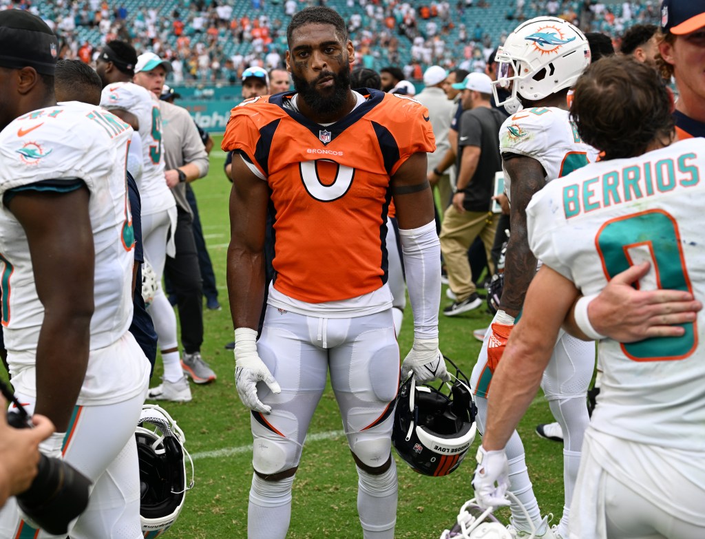 Miami Dolphins clobber Denver Broncos 7020 in NFL Week 3 Patabook News