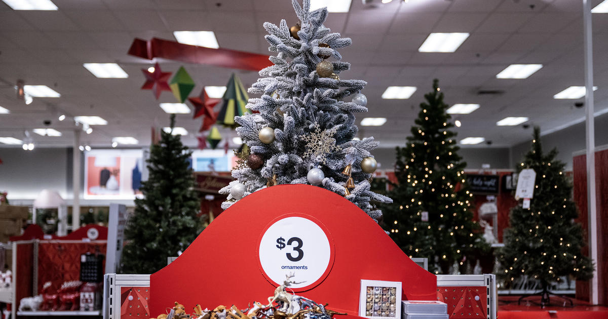 What's open on Christmas Eve 2023? See the hours for major stores and