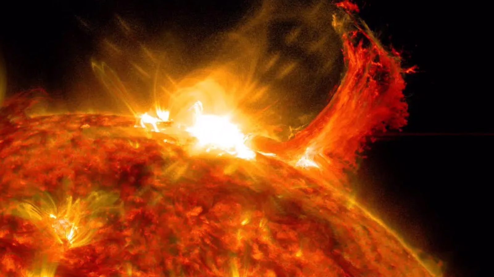 What is a solar storm? Could a solar storm this week cause tech