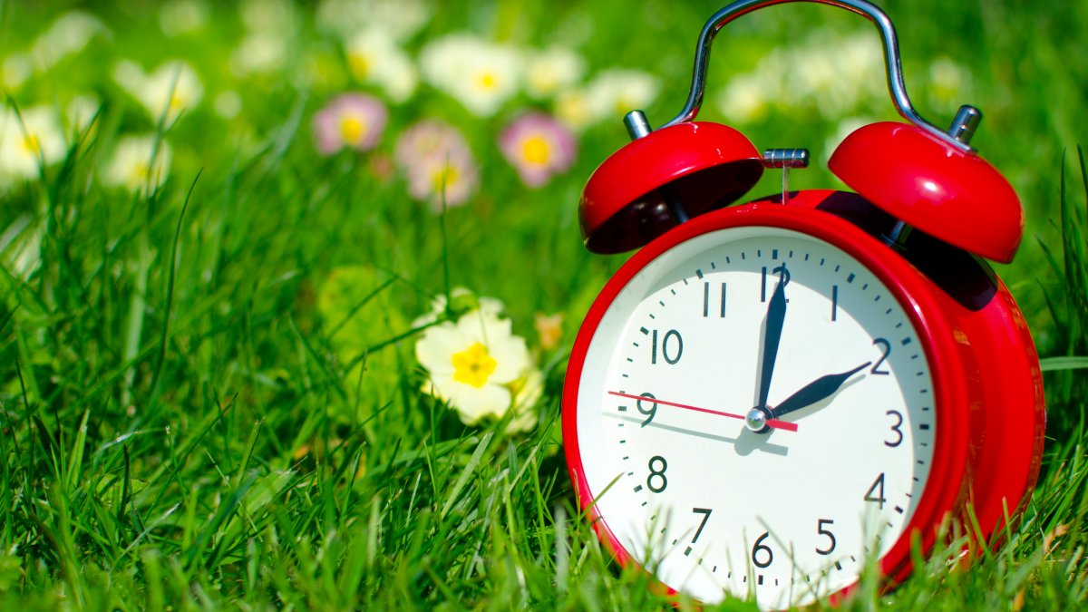 When will days get longer? What to know about Daylight Saving Time 2024
