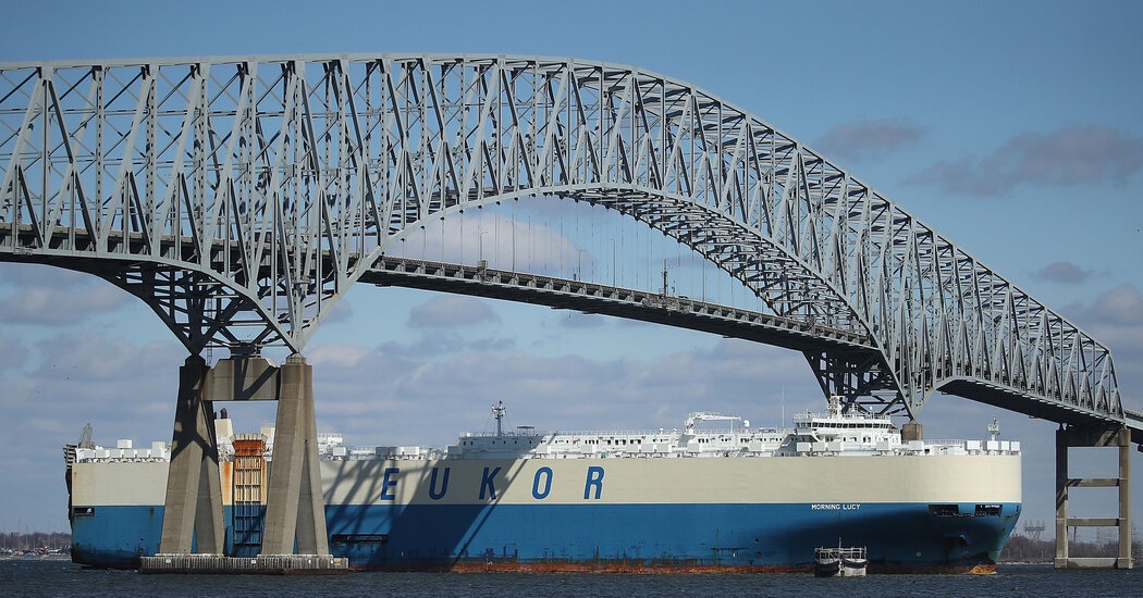 Ship Hits Francis Scott Key Bridge in Baltimore - Patabook News