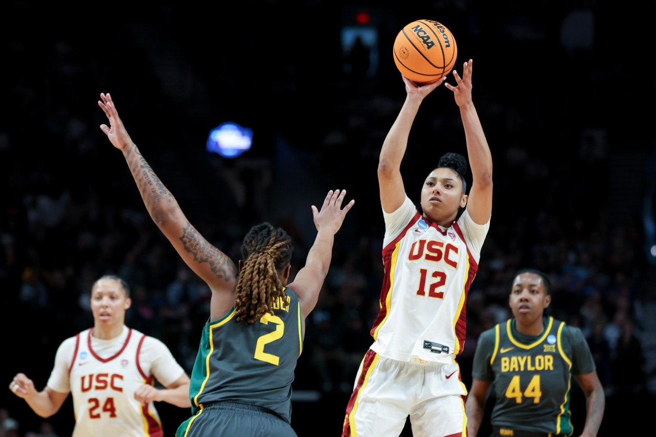 Juju Watkins scores 30, leads USC to Elite 8 in NCAA women’s tournament