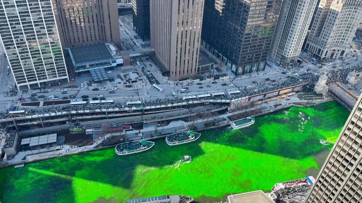 St. Patrick’s Day weekend celebrations begin with Chicago River dyeing