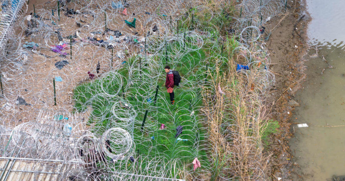 Alito extends order barring Texas from detaining migrants under SB4