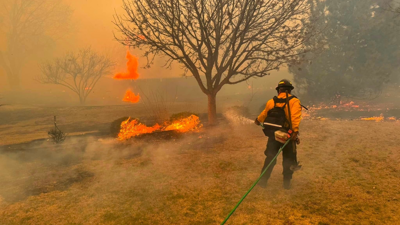 At Least 2 Dead As Largest Wildfire In State History Tears Through Texas Panhandle Utter 6803