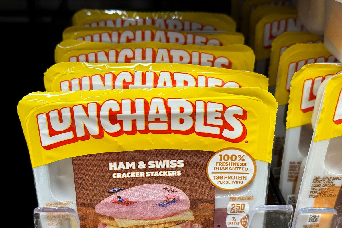 Consumer Reports wants schools to stop serving Lunchables on their menu