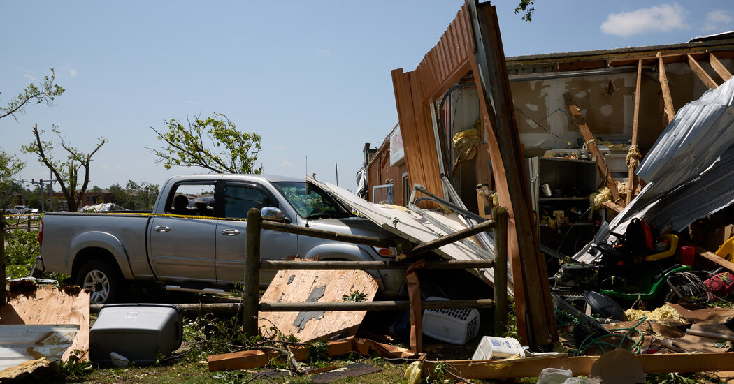 Tornado Devastates Arkansas Town The New York Times Patabook News
