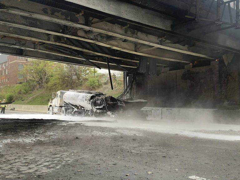 A Fiery Crash Involving Tanker Carrying Gas Closes I 95 In Connecticut In Both Directions 5815