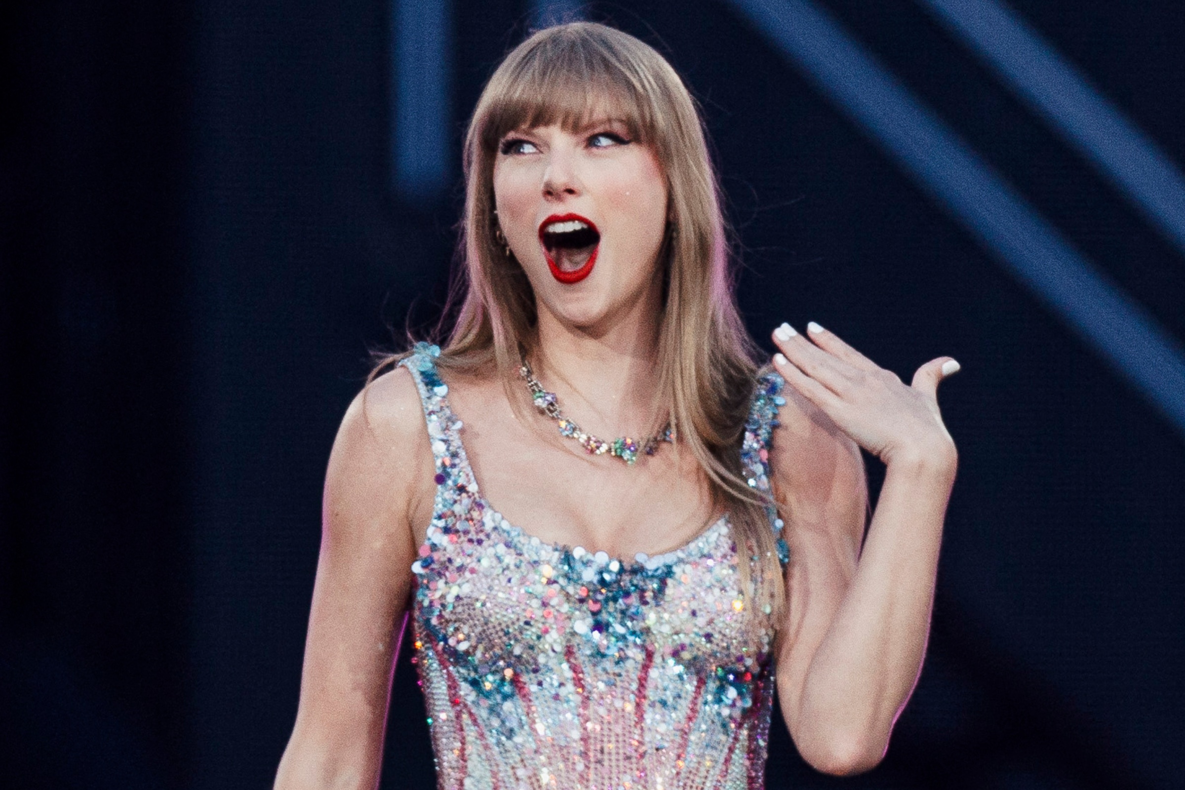 Taylor Swift Sweet Fan Video Goes Viral After Madrid Concert Patabook