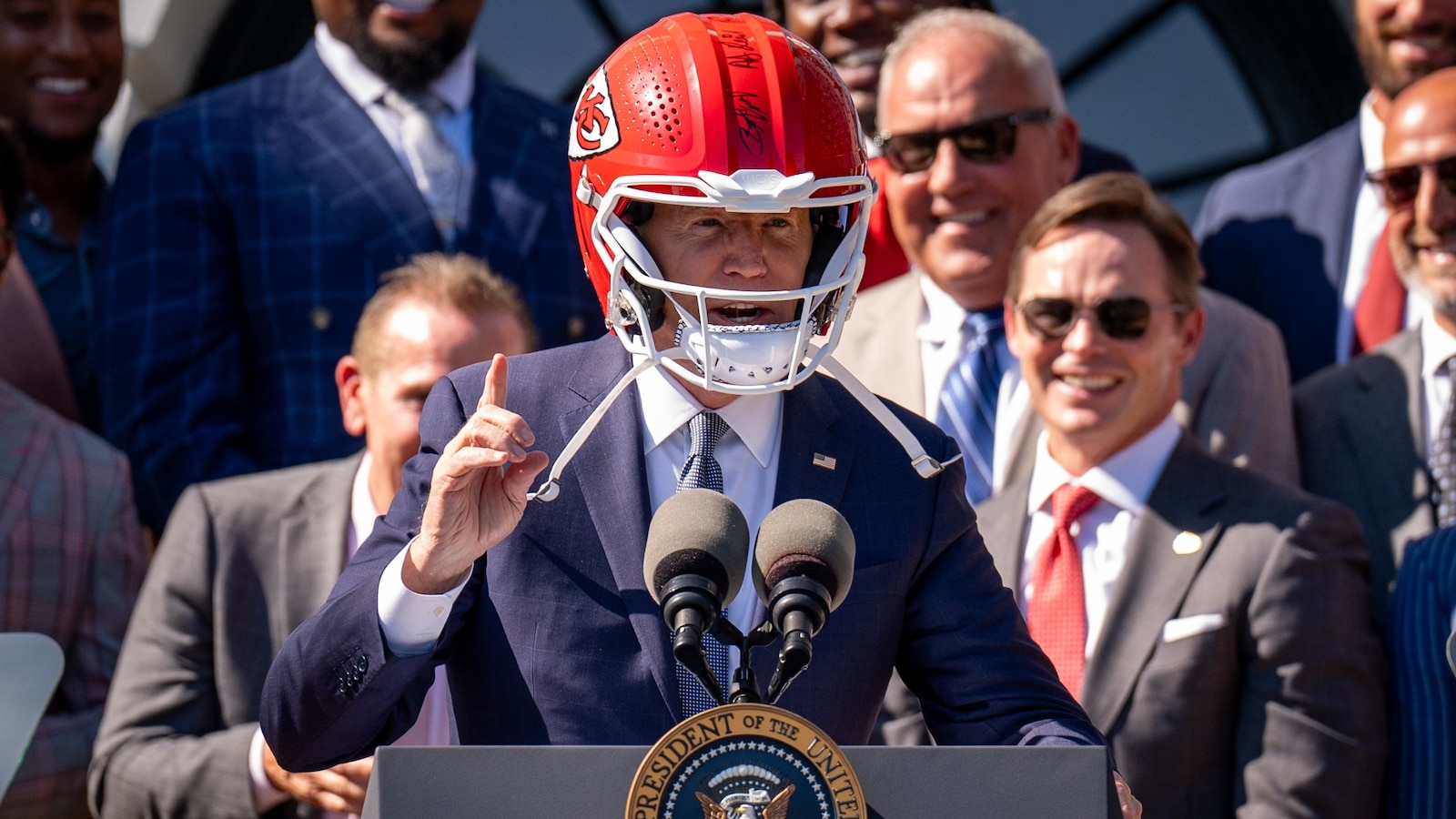 Biden hams it up with Super Bowl champs, Kansas City Chiefs at White ...