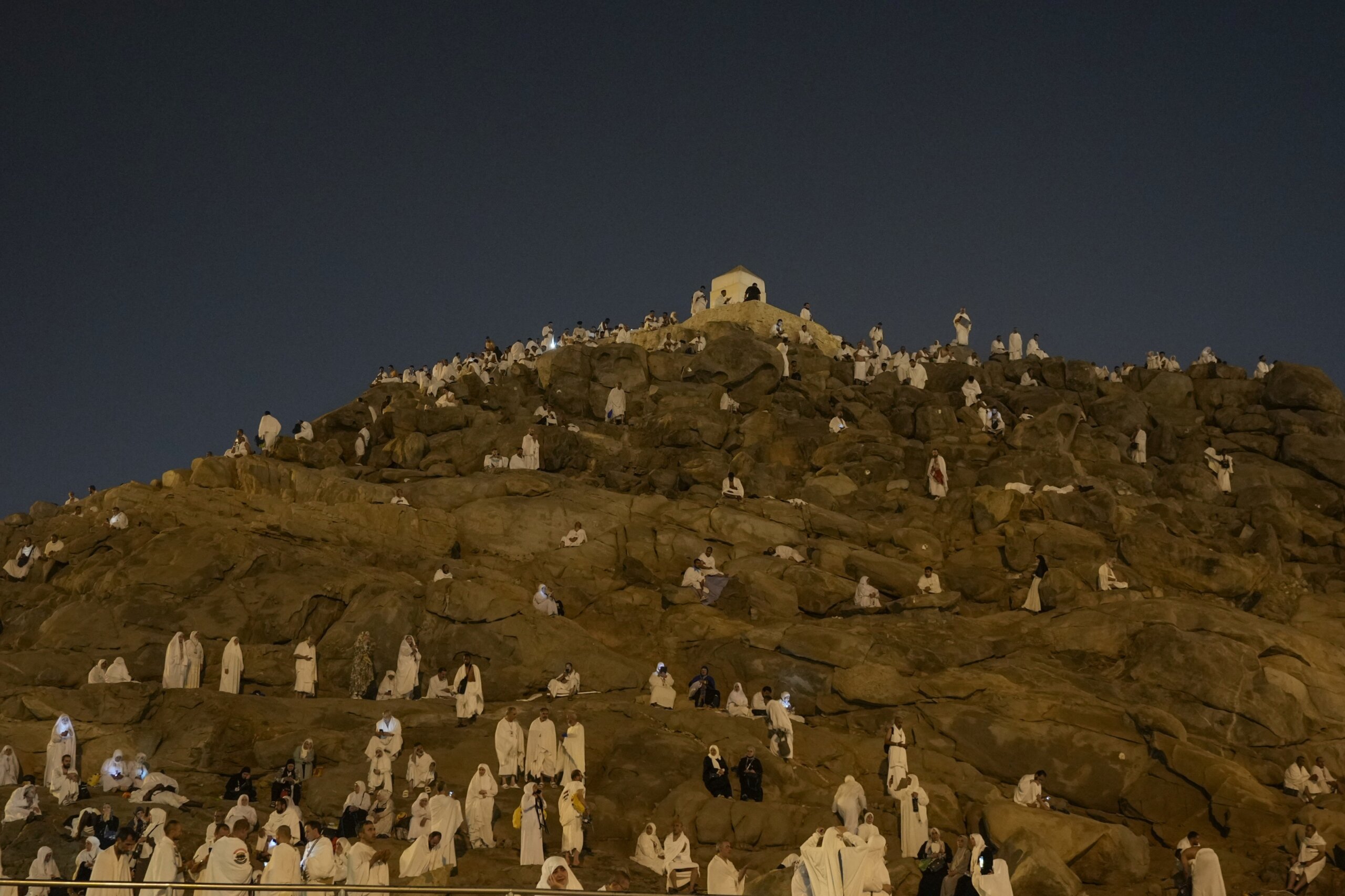 Pilgrims commence the final rites of Hajj as Muslims celebrate Eid al