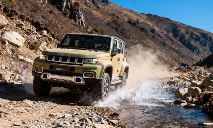 BAIC BJ40 Plus: SUV Off-Road Tangguh dengan Gaya Modern
