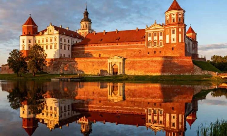 Kastil Mir: Mahakarya Abadi Warisan Sejarah Belarus